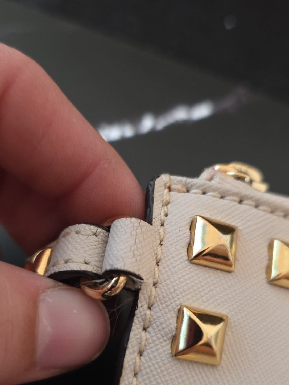 NWT Michael Kors Cream Leather Studded Wristlet with Gold Hardware - Picture 5 of 11
